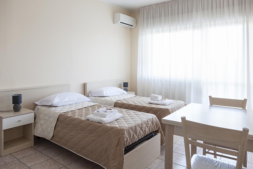 Quarantadue Quindici Hotel แตร์โมลิ ห้อง รูปภาพ