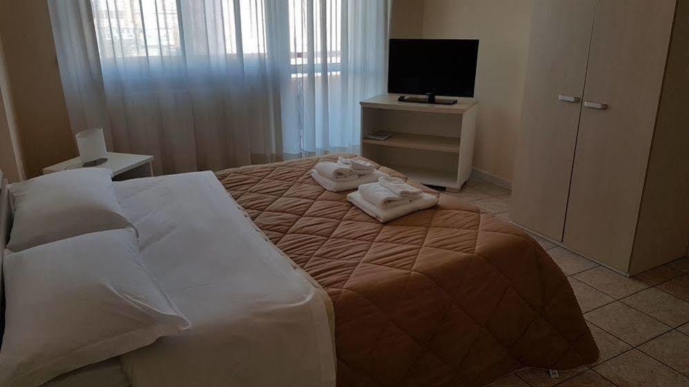 Quarantadue Quindici Hotel แตร์โมลิ ภายนอก รูปภาพ