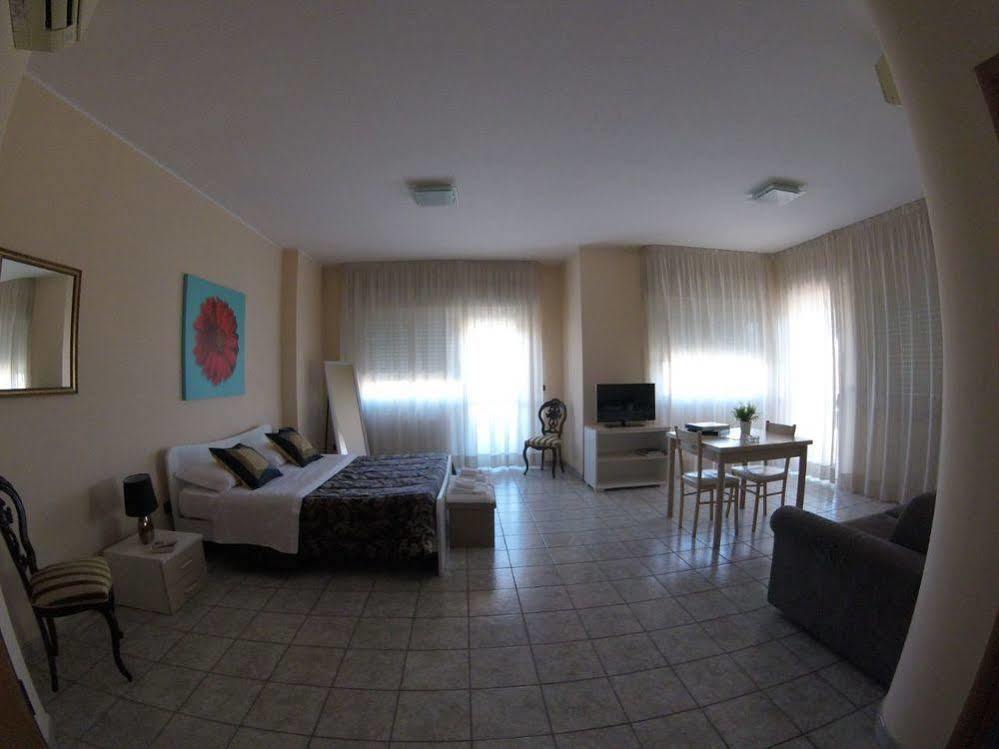 Quarantadue Quindici Hotel แตร์โมลิ ภายนอก รูปภาพ
