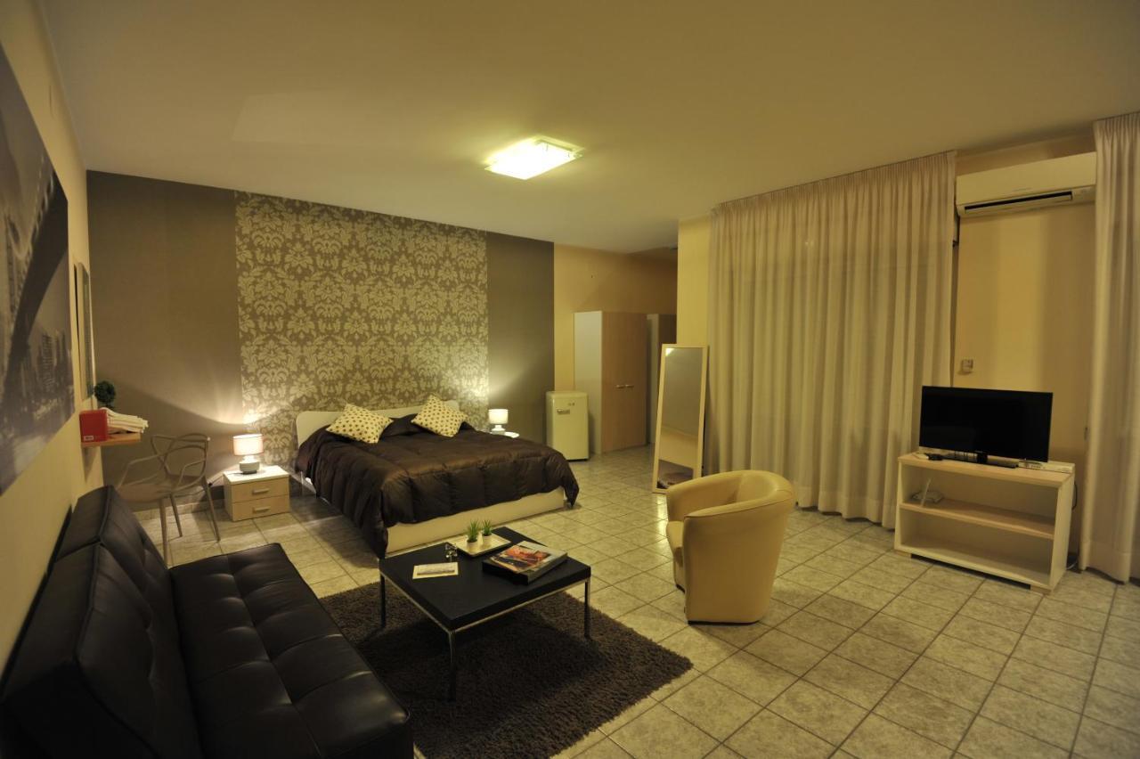 Quarantadue Quindici Hotel แตร์โมลิ ภายนอก รูปภาพ