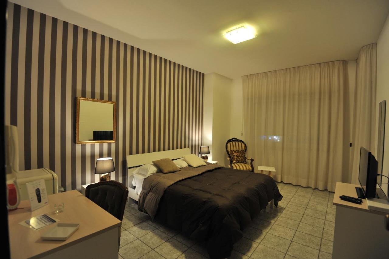 Quarantadue Quindici Hotel แตร์โมลิ ภายนอก รูปภาพ