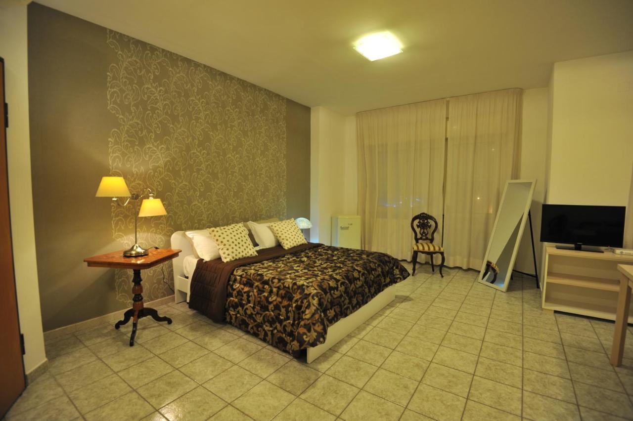 Quarantadue Quindici Hotel แตร์โมลิ ภายนอก รูปภาพ
