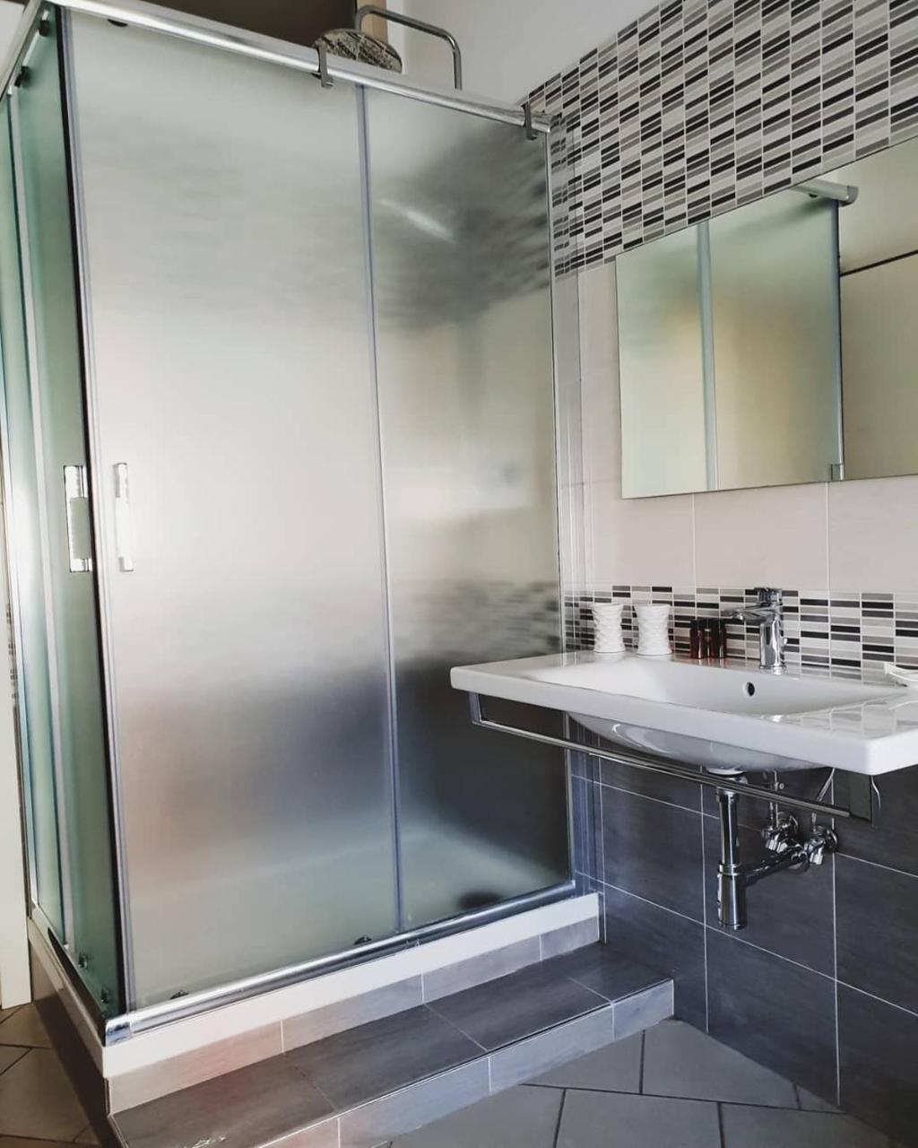 Quarantadue Quindici Hotel แตร์โมลิ ภายนอก รูปภาพ
